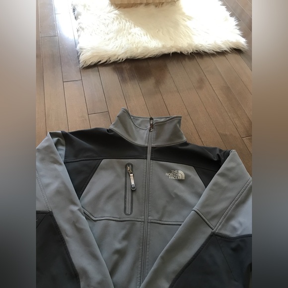 The North Face Light Jacket - Picture 7 of 8